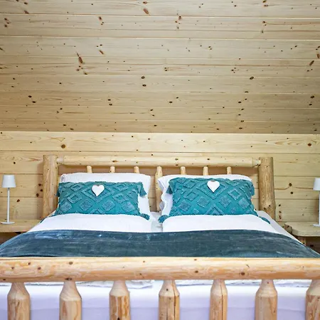 Pod Strazovom Шале *