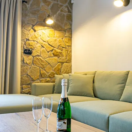 Pod Strazovom Zliechov