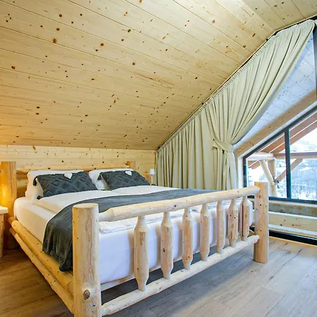 Pod Strazovom Шале