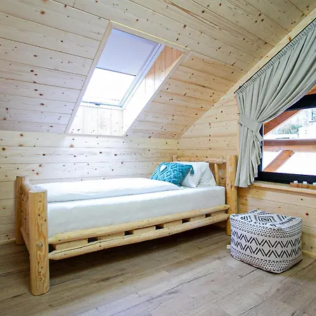 Pod Strazovom Шале