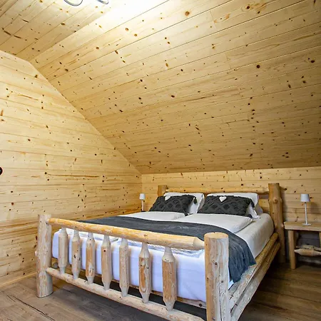 Pod Strazovom Шале *