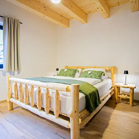 Шале Pod Strazovom *