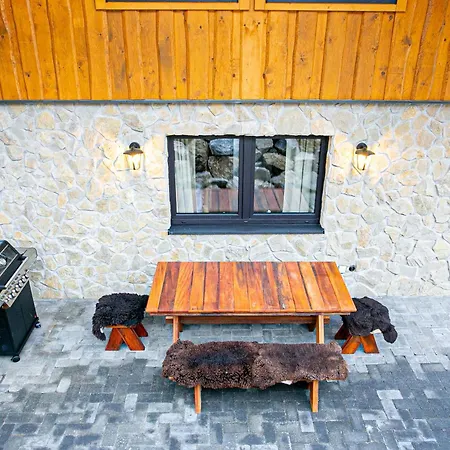 Pod Strazovom Шале