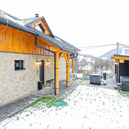 Pod Strazovom Шале